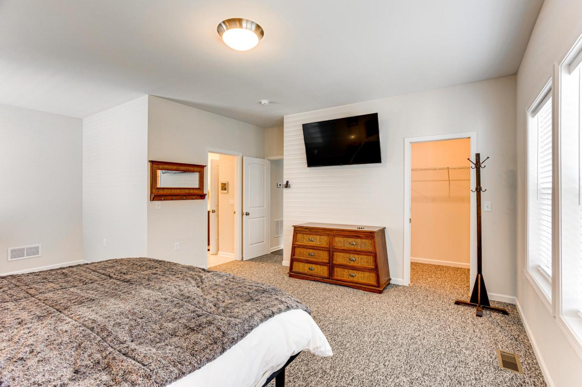 About 3 Mi To Penn State Pets Welcome! Holiday home