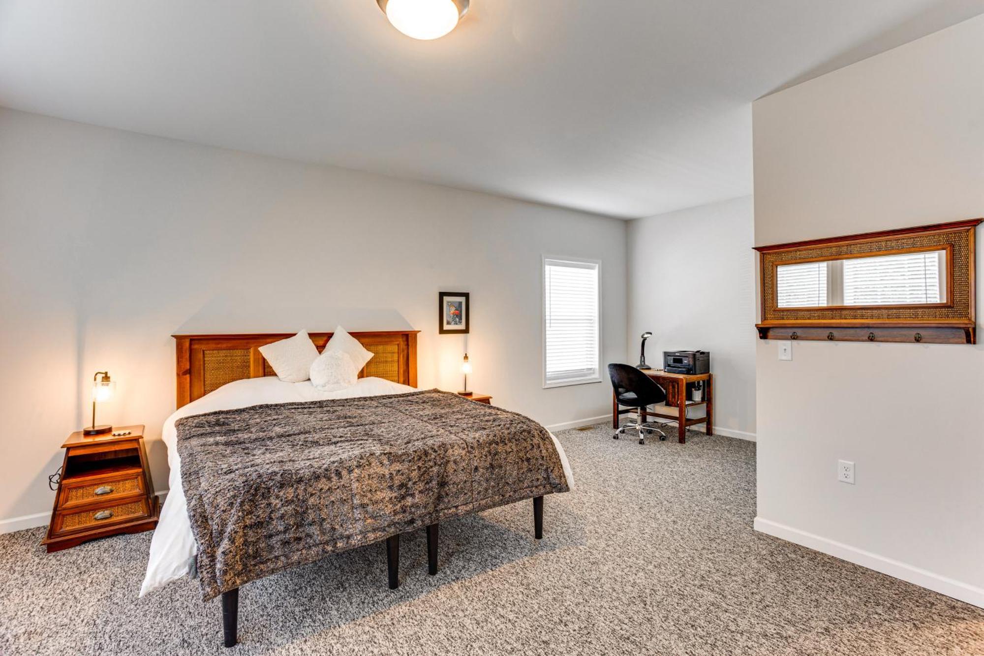 Holiday home About 3 Mi To Penn State Pets Welcome!